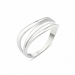 white gold fluid bands ring on white background