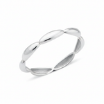 white gold ring with elongated pod links on white background